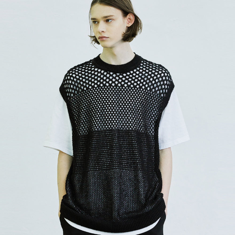 gradation punching knit vest black