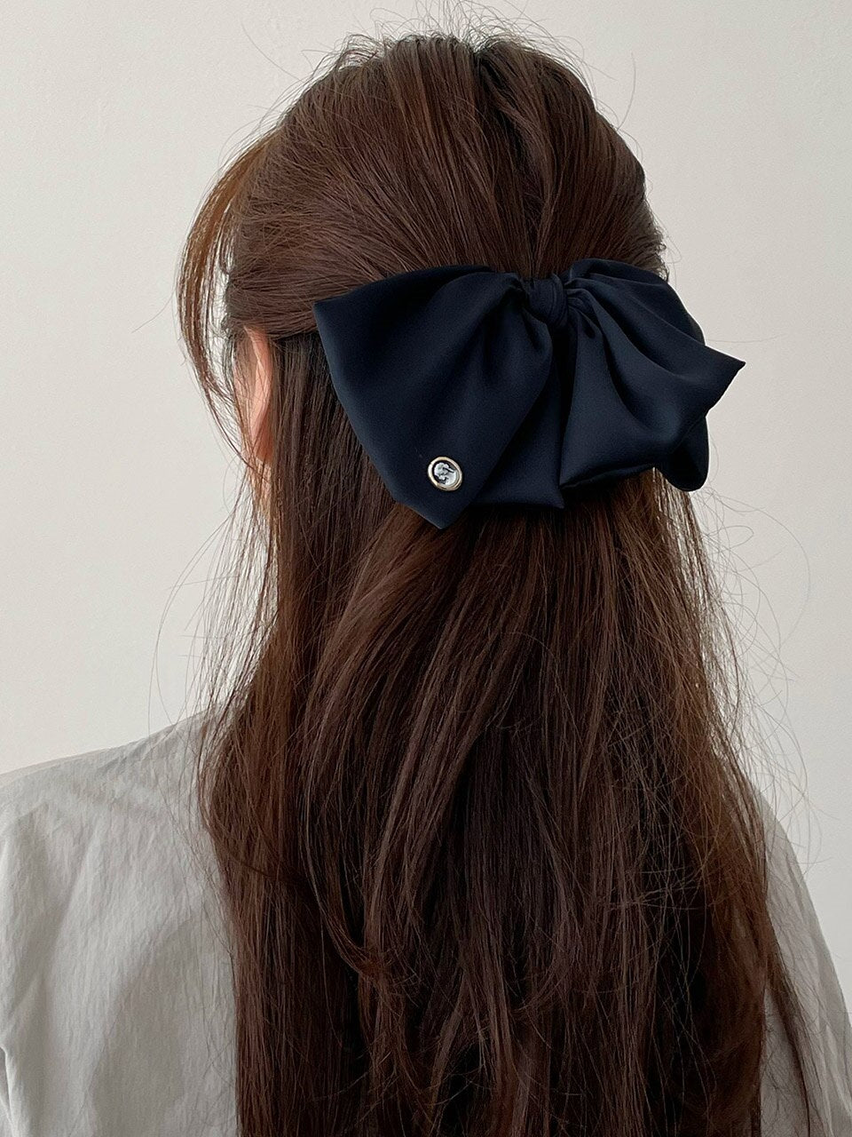 Cameo Big Ruffle Ribbon Hair Barrette [Navy]