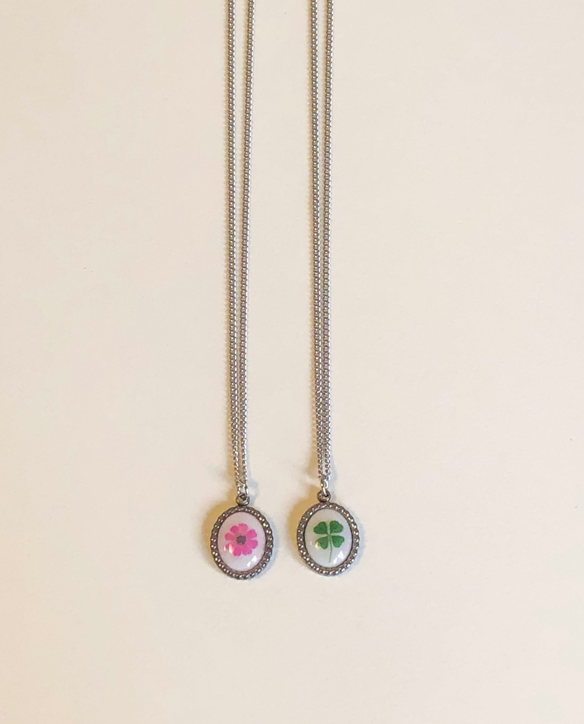 Flower Pendant Necklace (2 Designs)