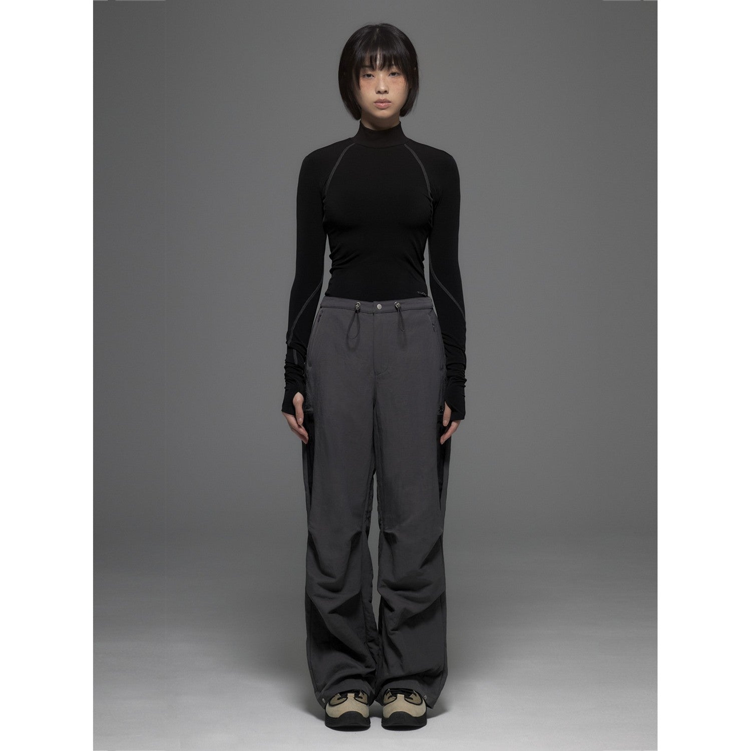 HALF OVAL PARACHUTE PANTS [CHARCOAL]