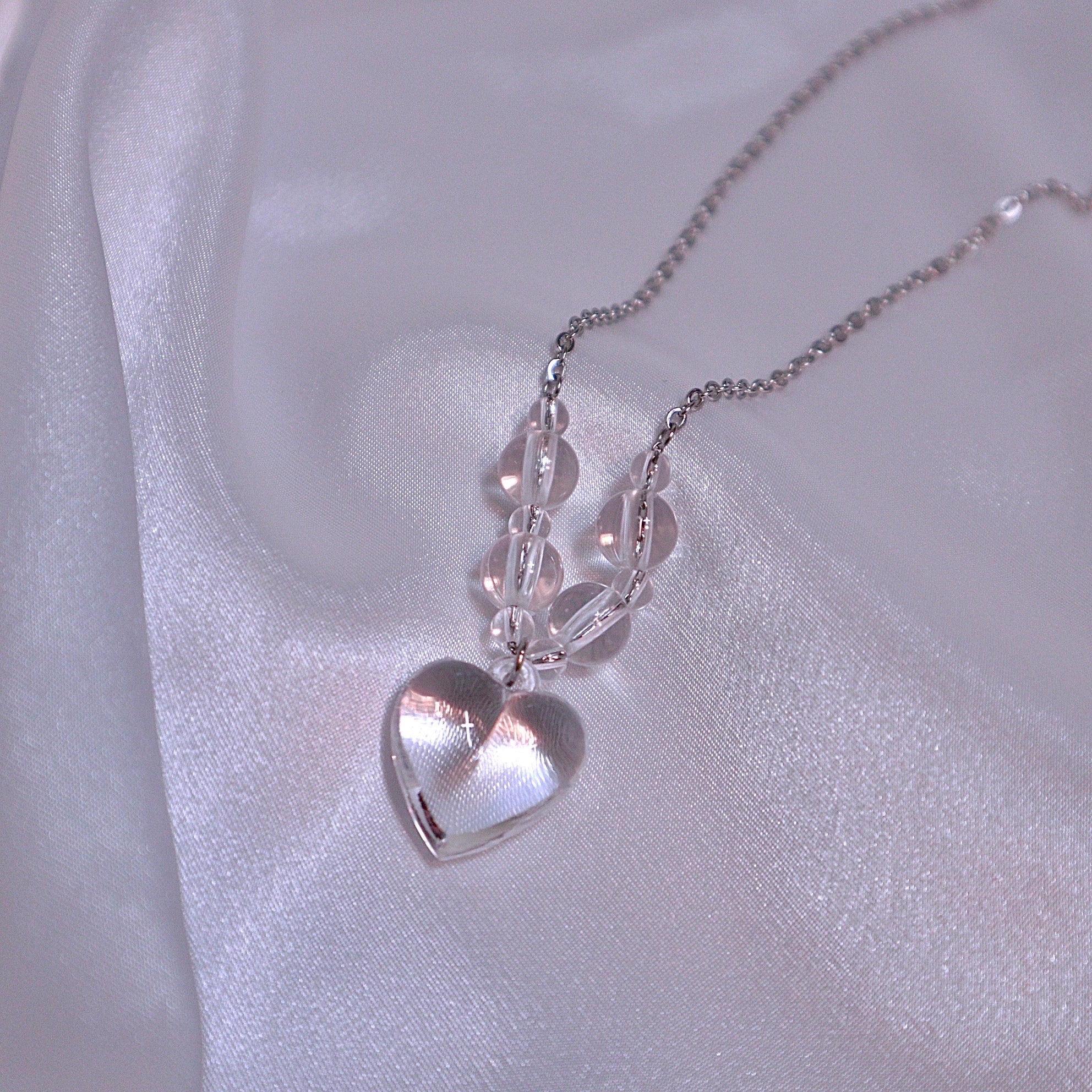 transparent heart bead necklace