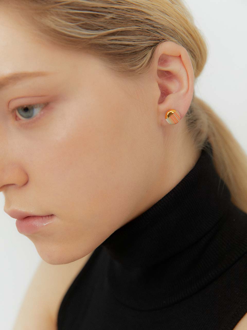 2021 Pantone Stratum daily round earring (OR)