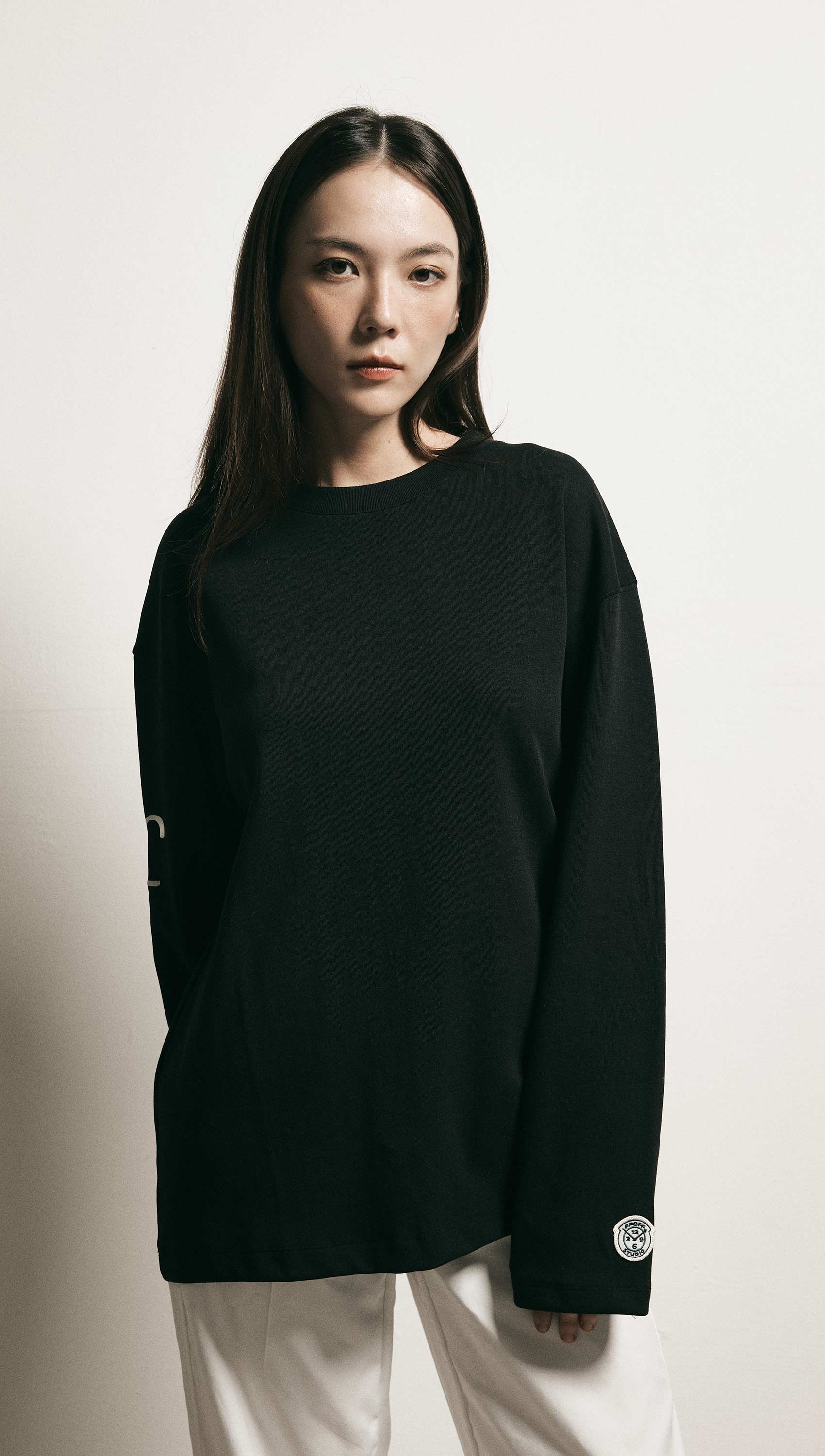 F logo long tshirts (Black)