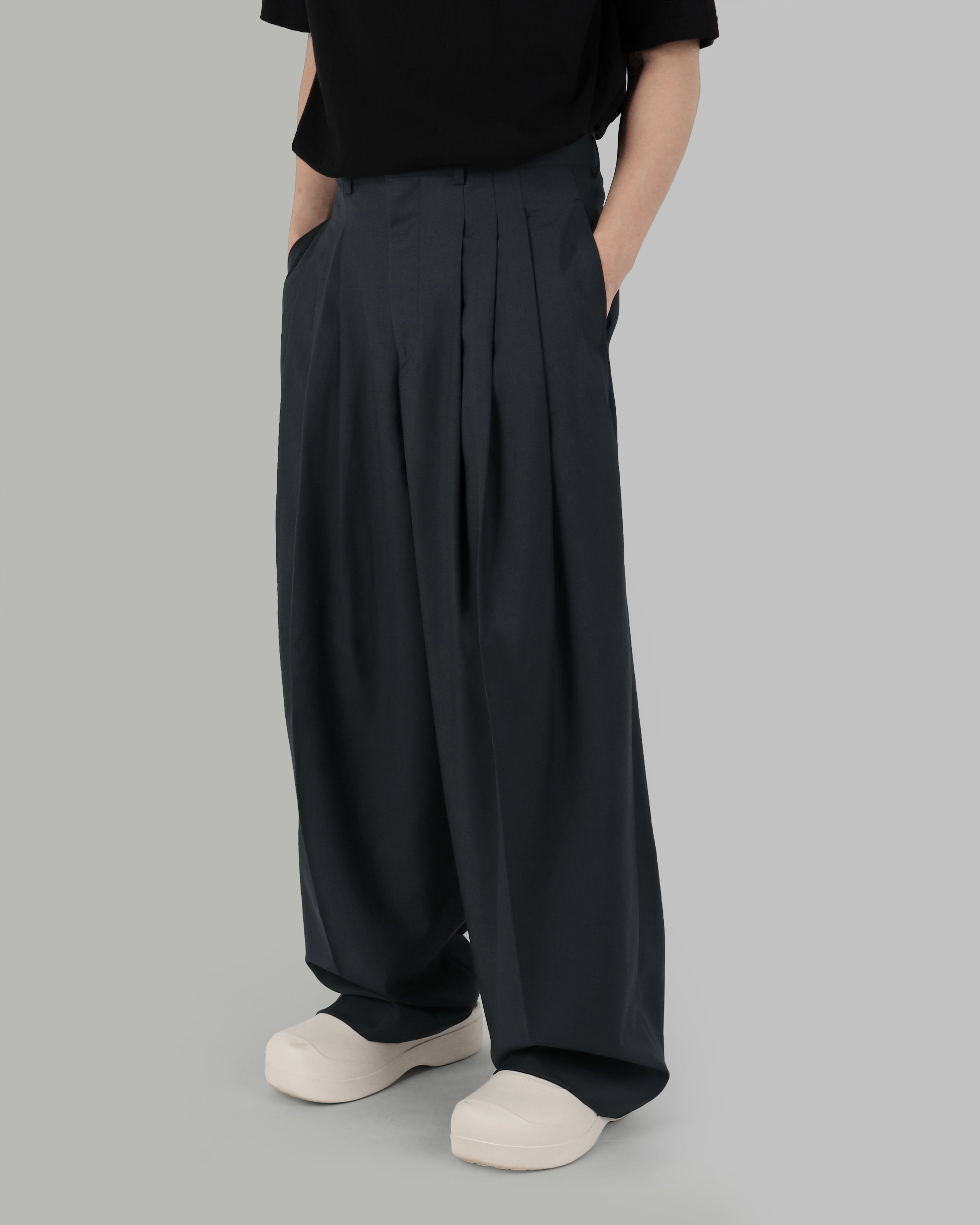 Multi tuck wide slacks