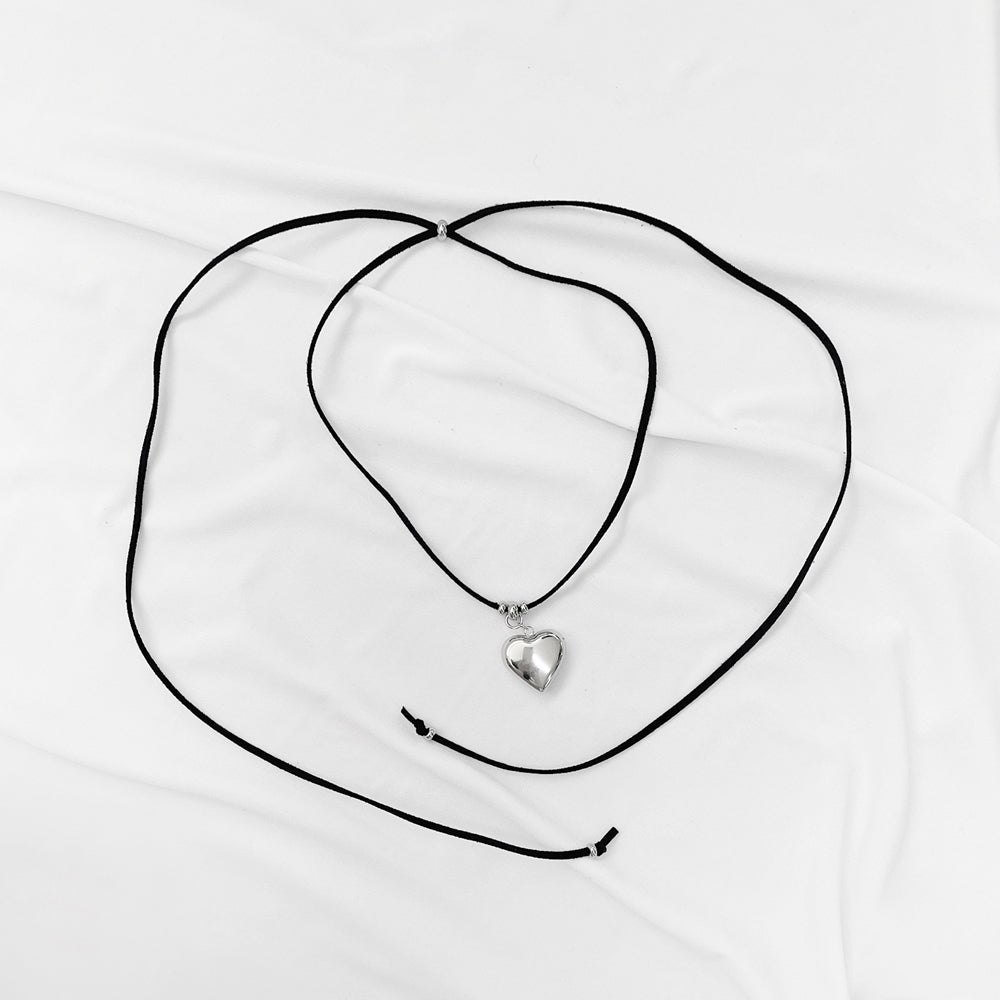 Rosia silver heart necklace