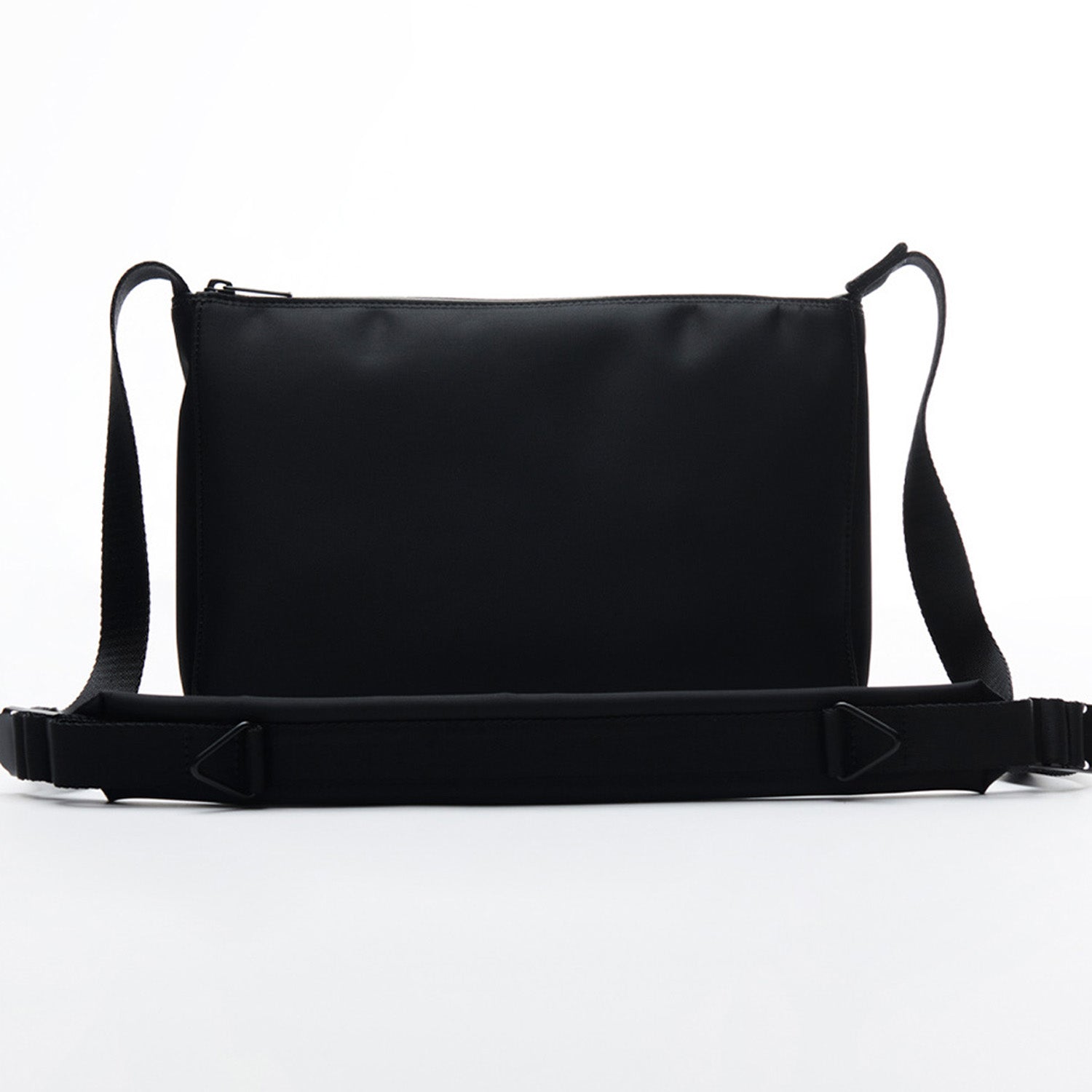 Round Stitch Crossbody Bag M (Black Edition)