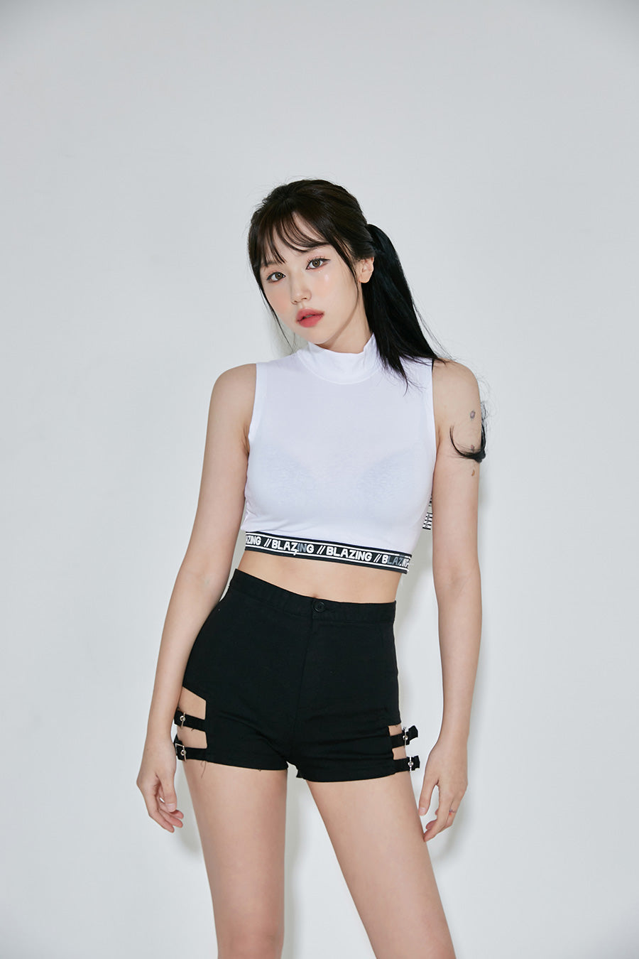 TOP(9048) Bulging High Neck Crop Top