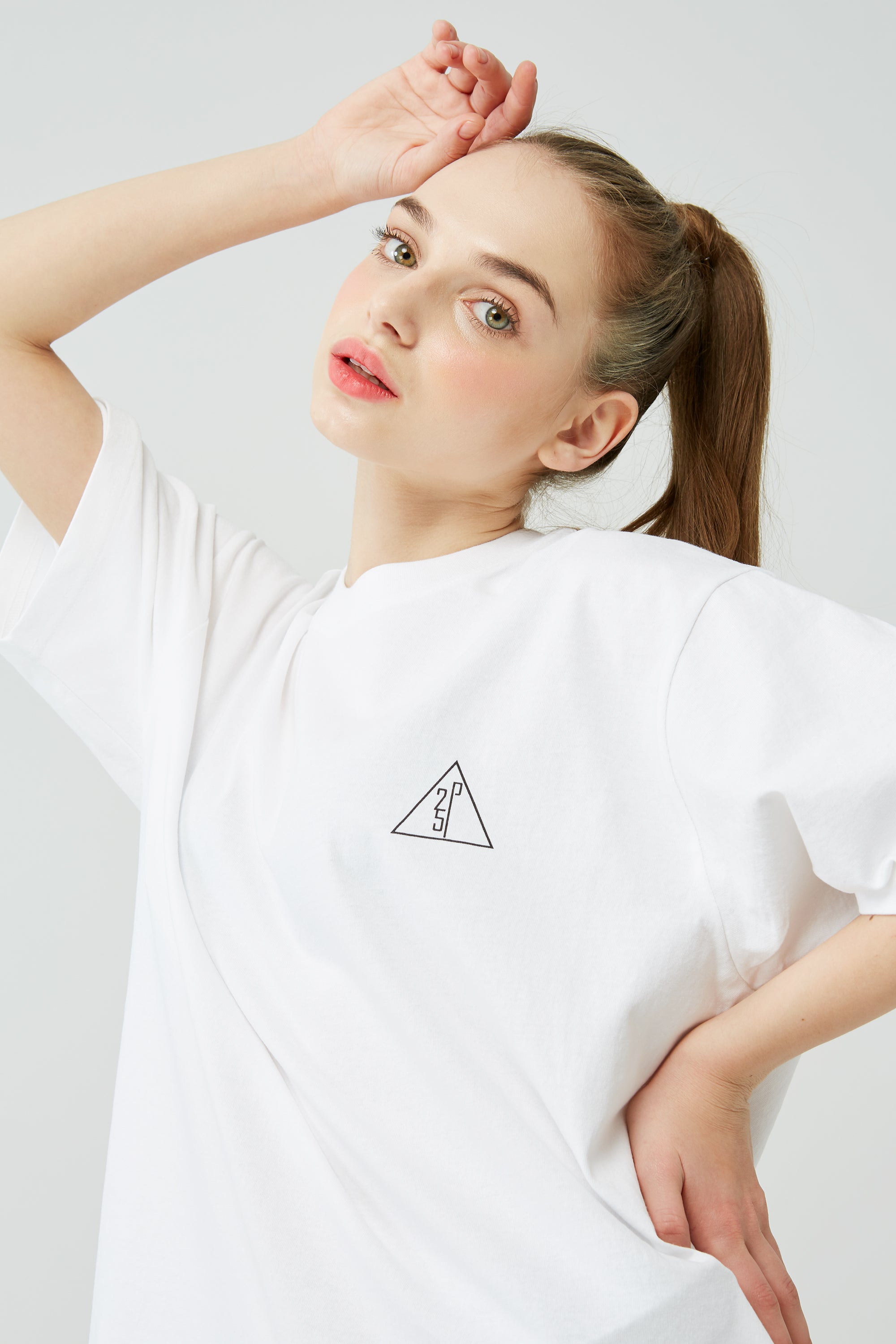 25P BASIC LOGO T-SHIRT