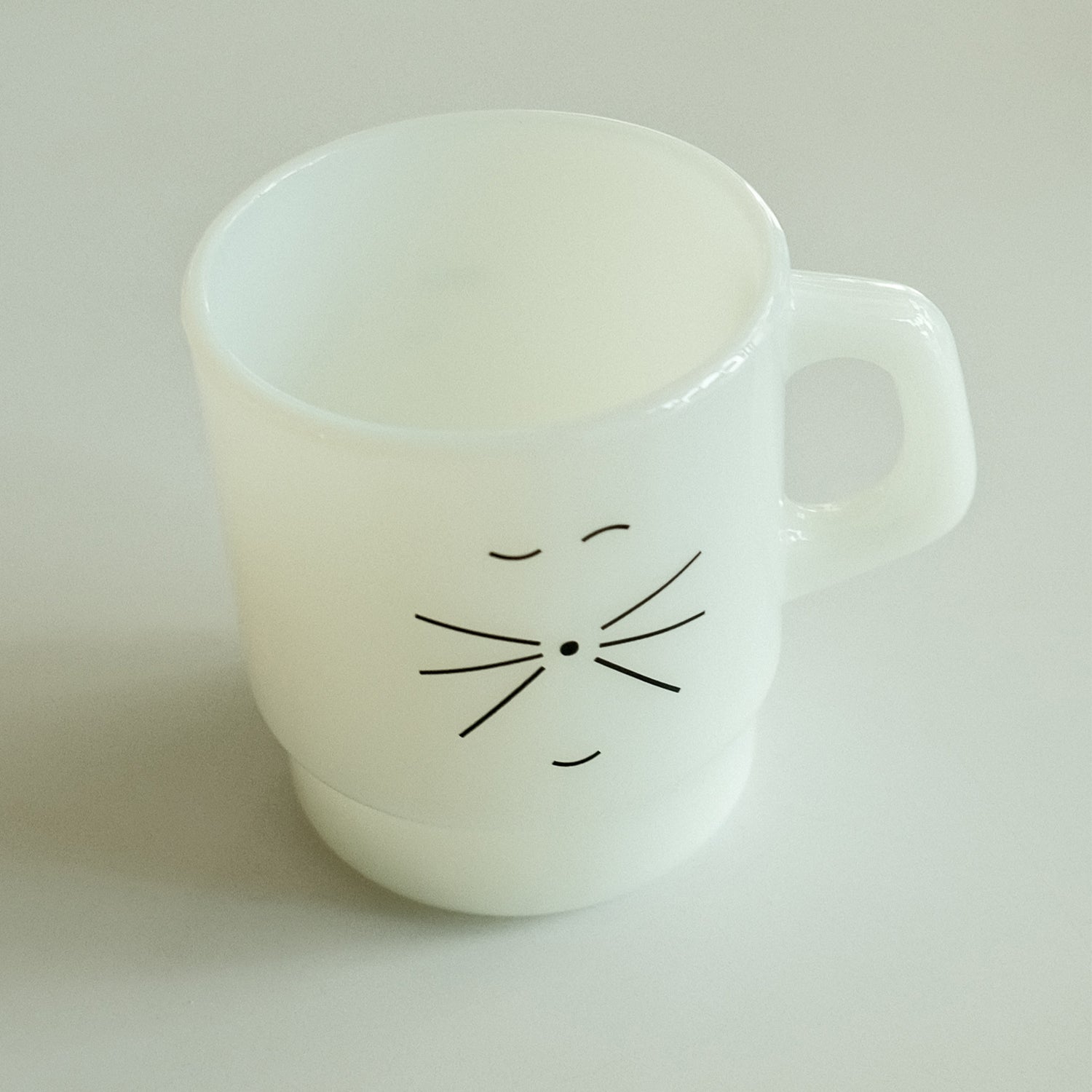 Peace cat milk glass