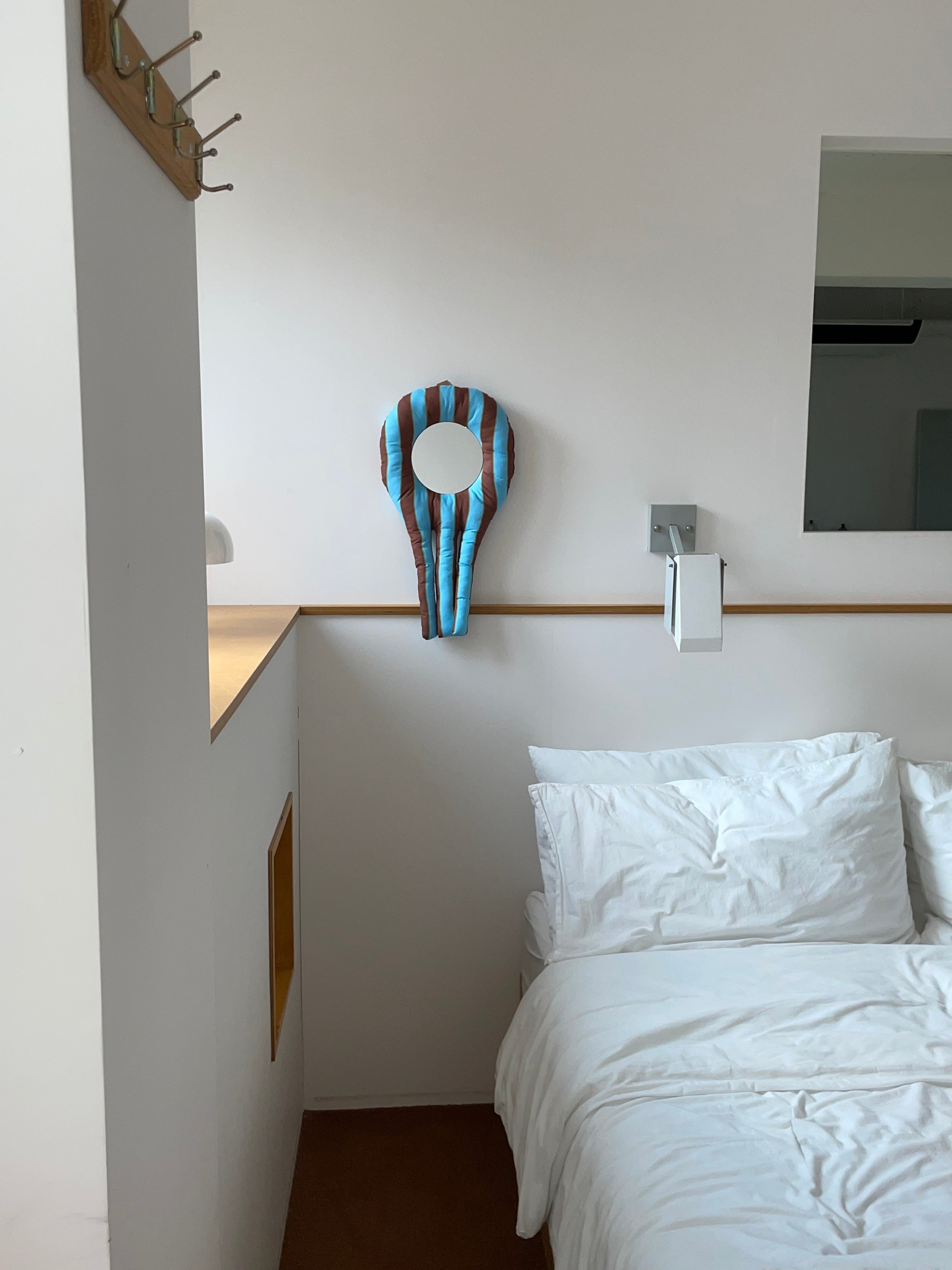 FORK CUSHION MIRROR