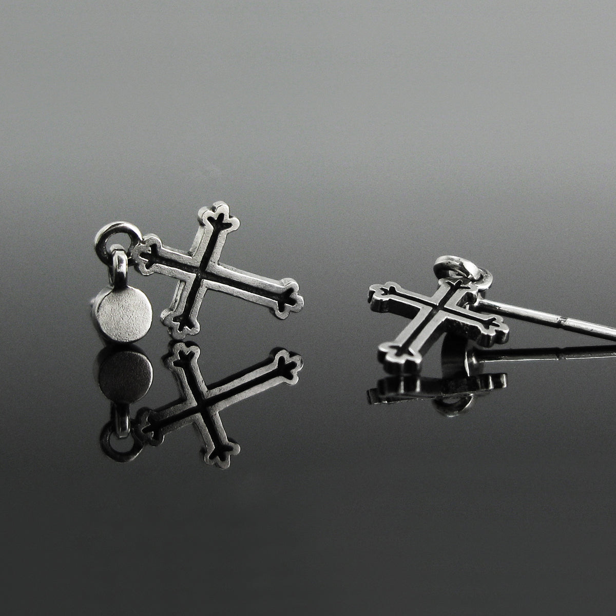 Grapevine-D1 cross silver earring