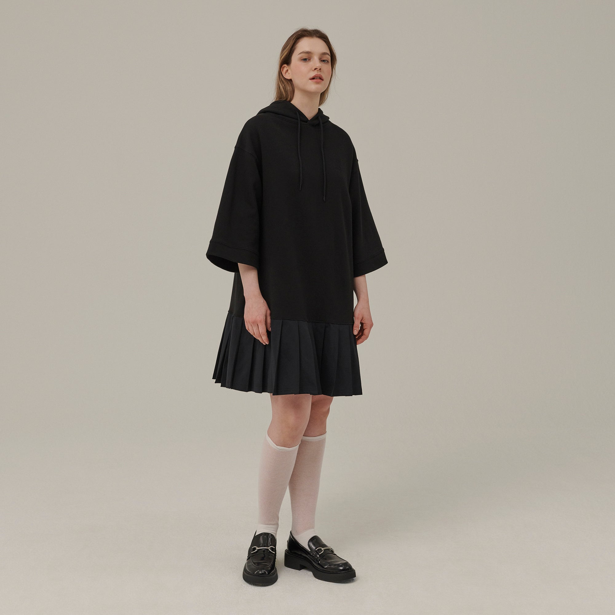 PLEATS HOOD JERSEY DRESS_BLACK