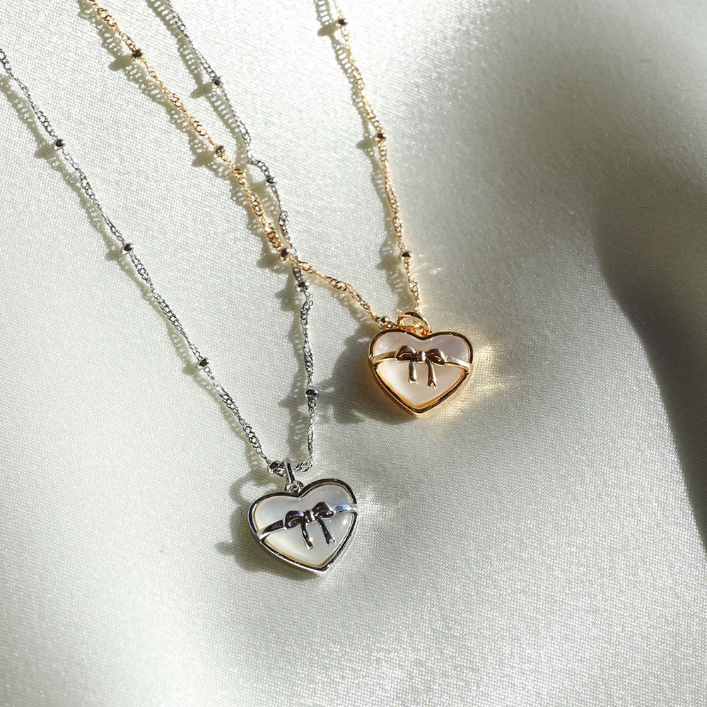 holiday heart necklace