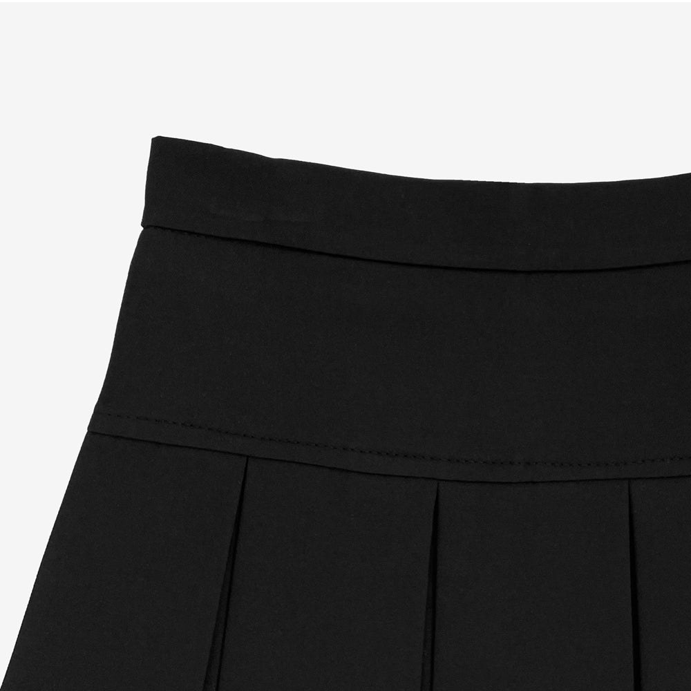 Milf pleated mini skirt