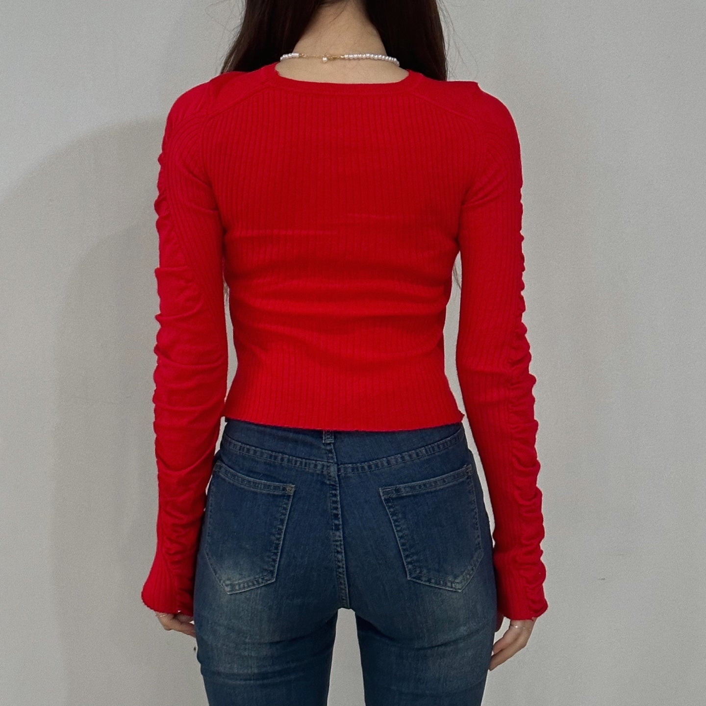 Apple red shirring long sleeve knit