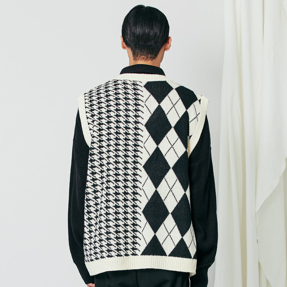 ARGYLE & HOUND CHECK KNIT VEST BLACK