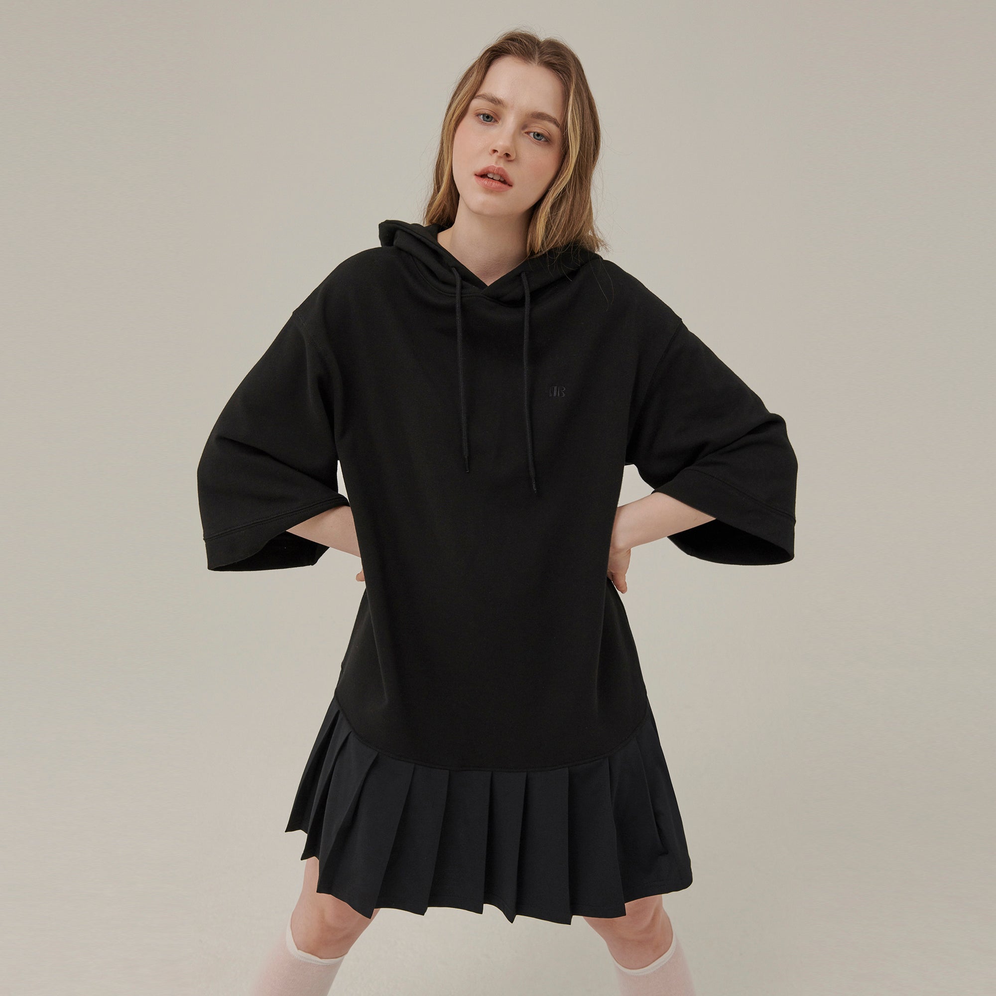 PLEATS HOOD JERSEY DRESS_BLACK