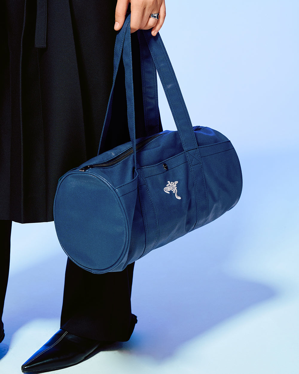 TWISTED SMALL LOGO DUFFLE BAG-NAVY