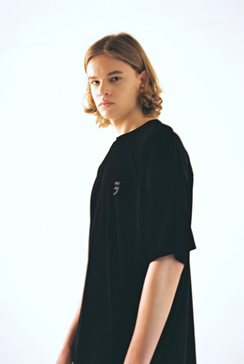 DROP-SHOULDER VELVET 1/2 TEE (Black)