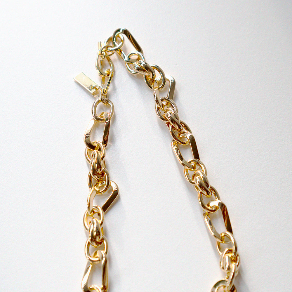 DRAMA GOLD CHAIN NECKLACE