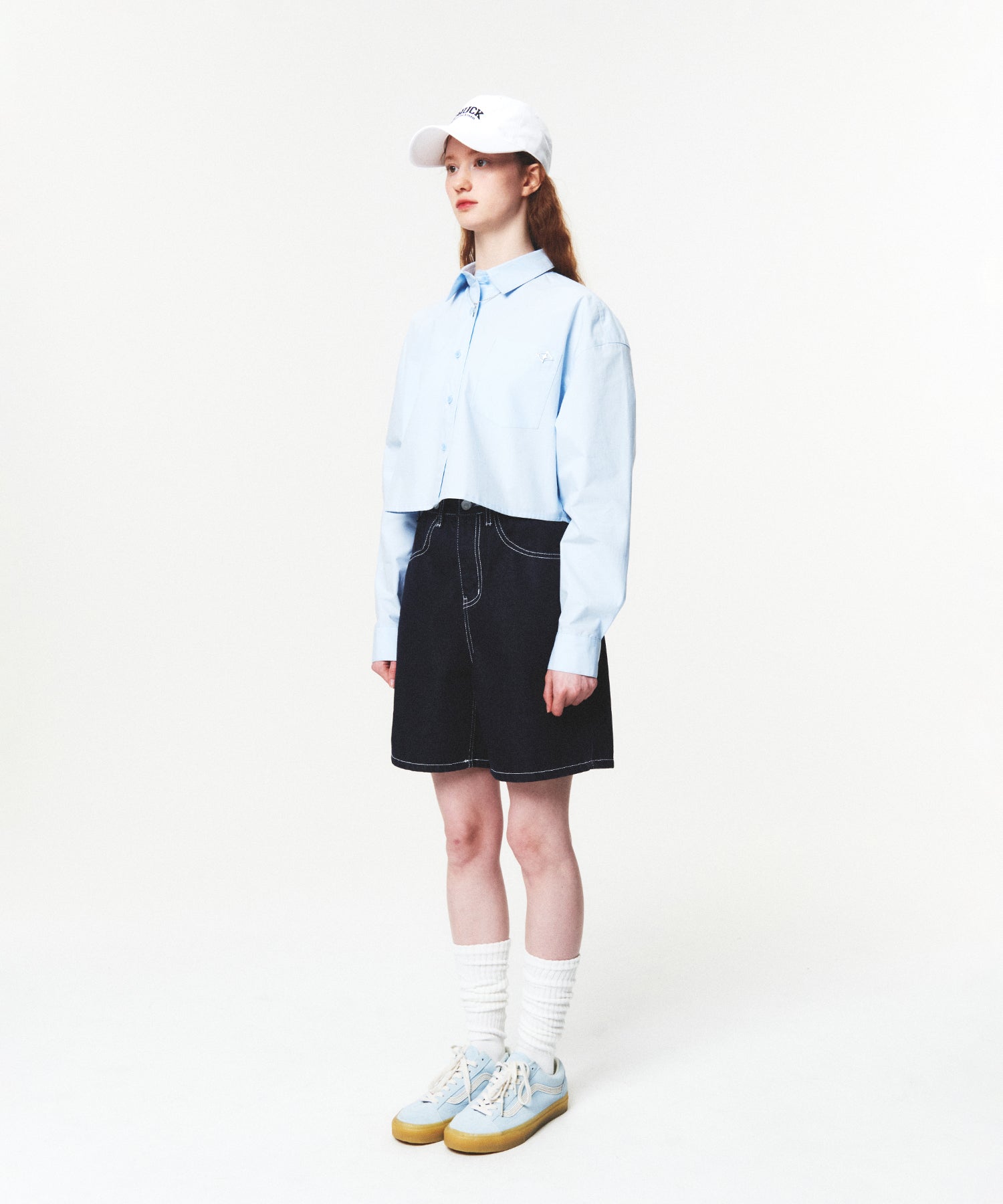 CHUCK シャープロゴクロップコットンシャツ / CHUCK SHARP LOGO CROP COTTON SHIRT (SKY BLUE)