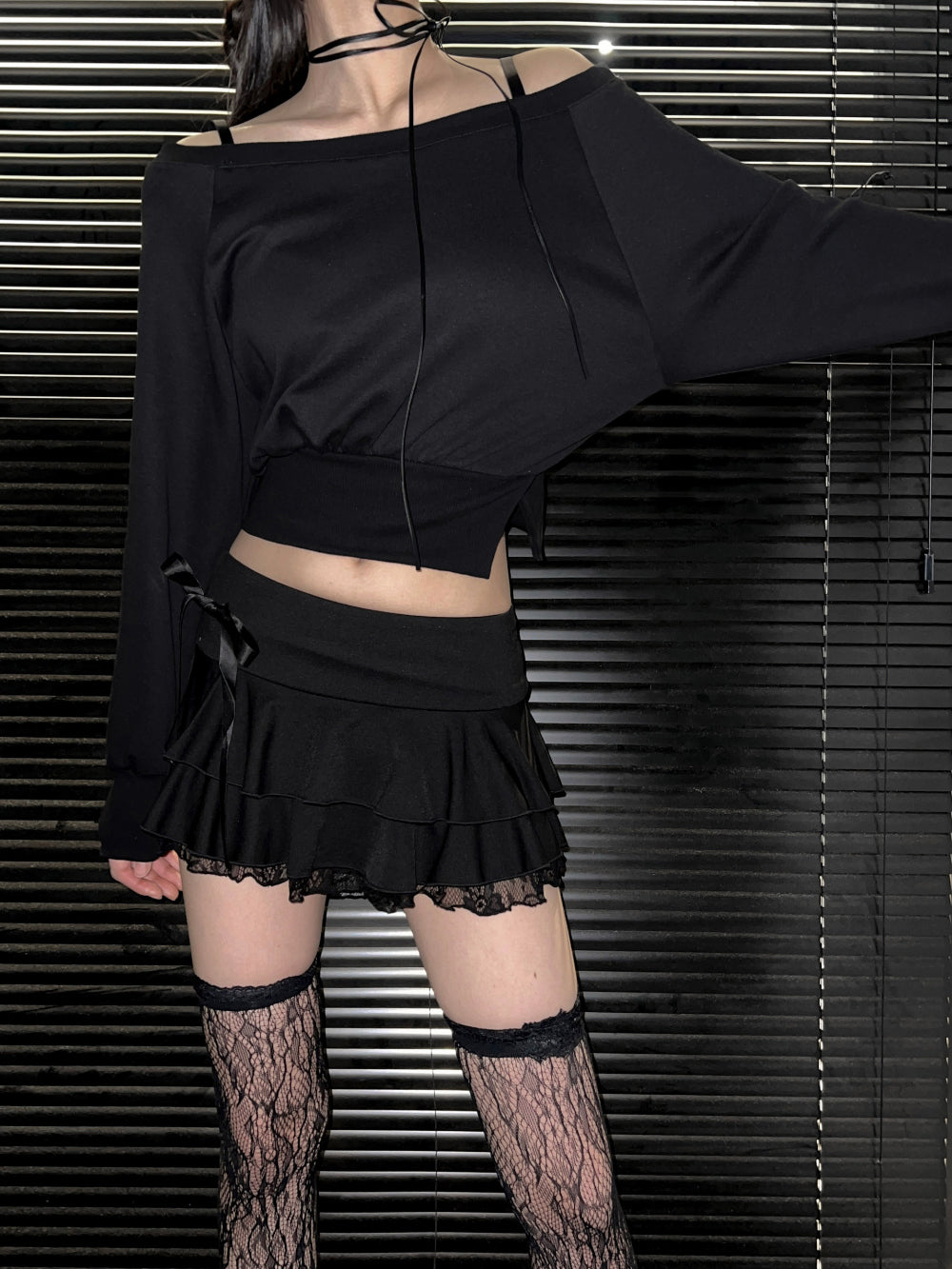 Black Cancan Ribbon Skirt Lace Stocking Set (Black)