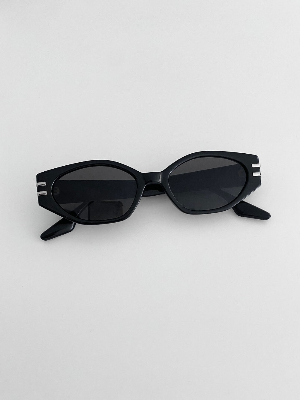 Angle sunglasses