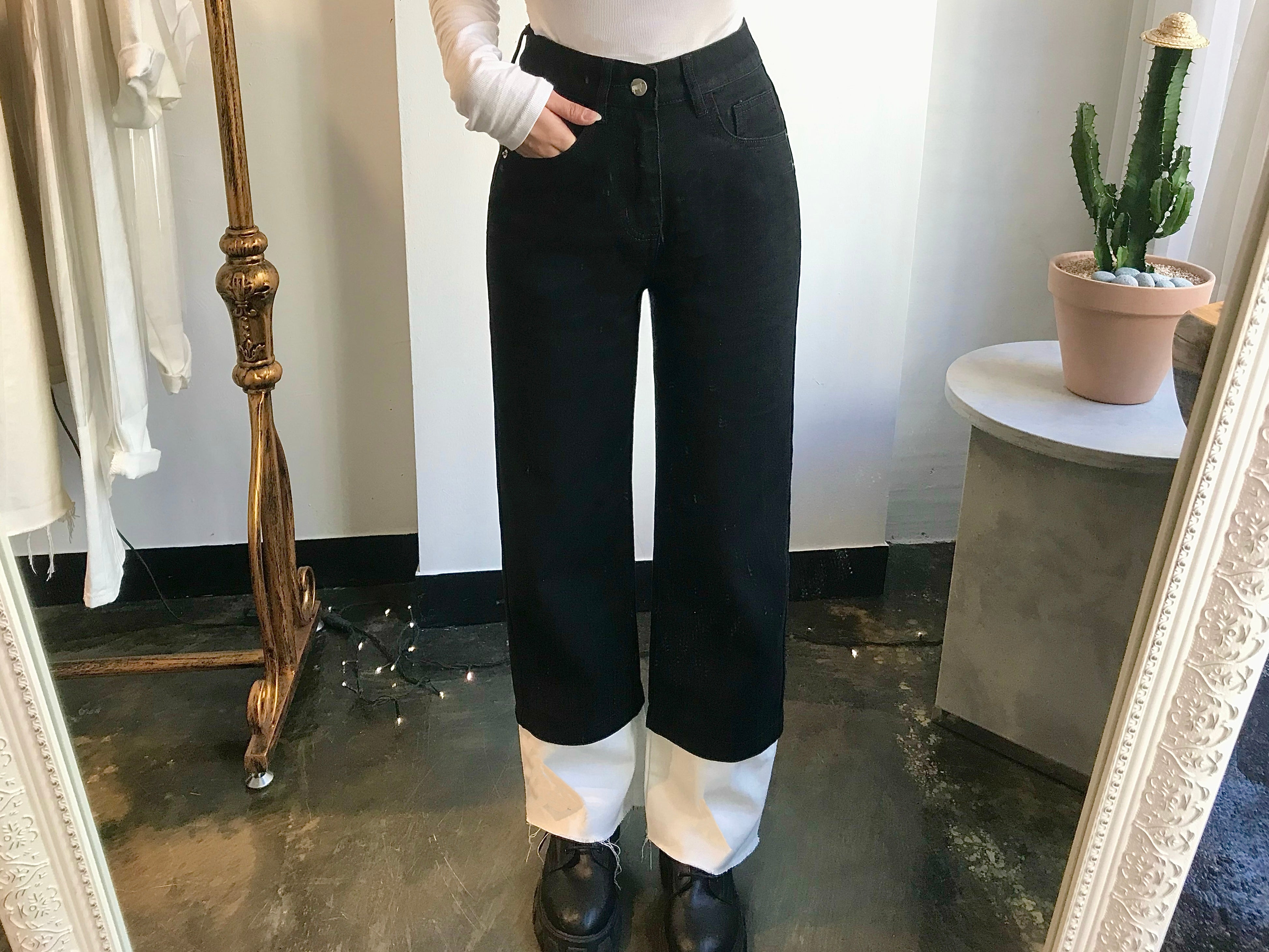 SEMI WIDE FIT BLACK+WHITE DENIM PANTS [17723]