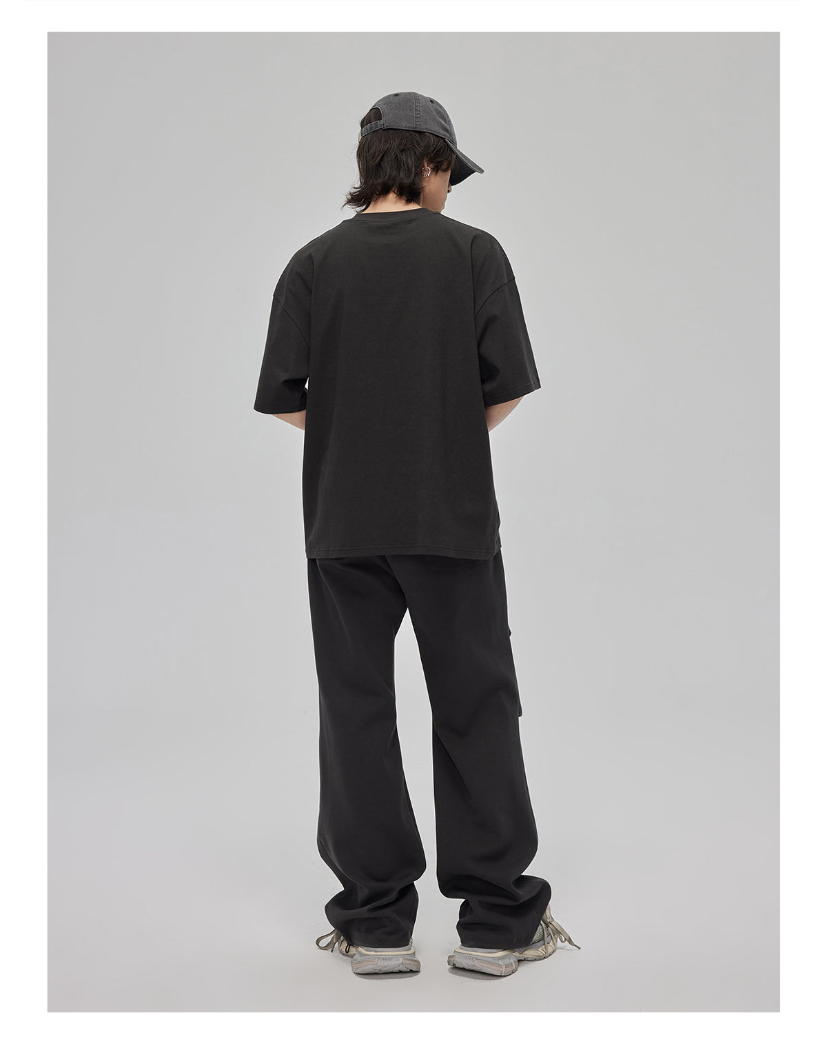 three-dimensional pleated sweatpants