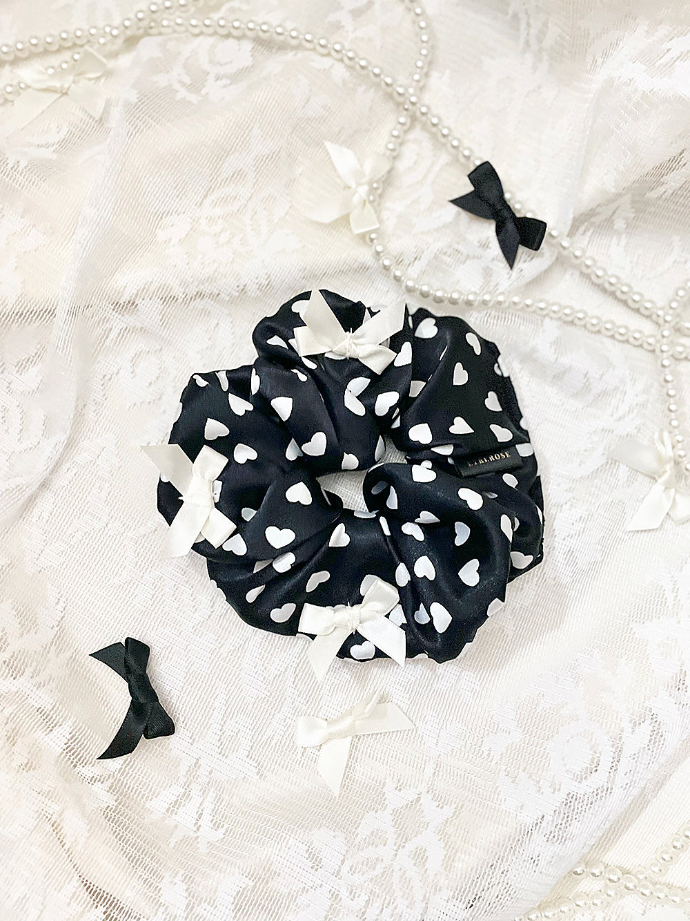 Mono Heart Ribbon Satin Scrunchie (2Color)