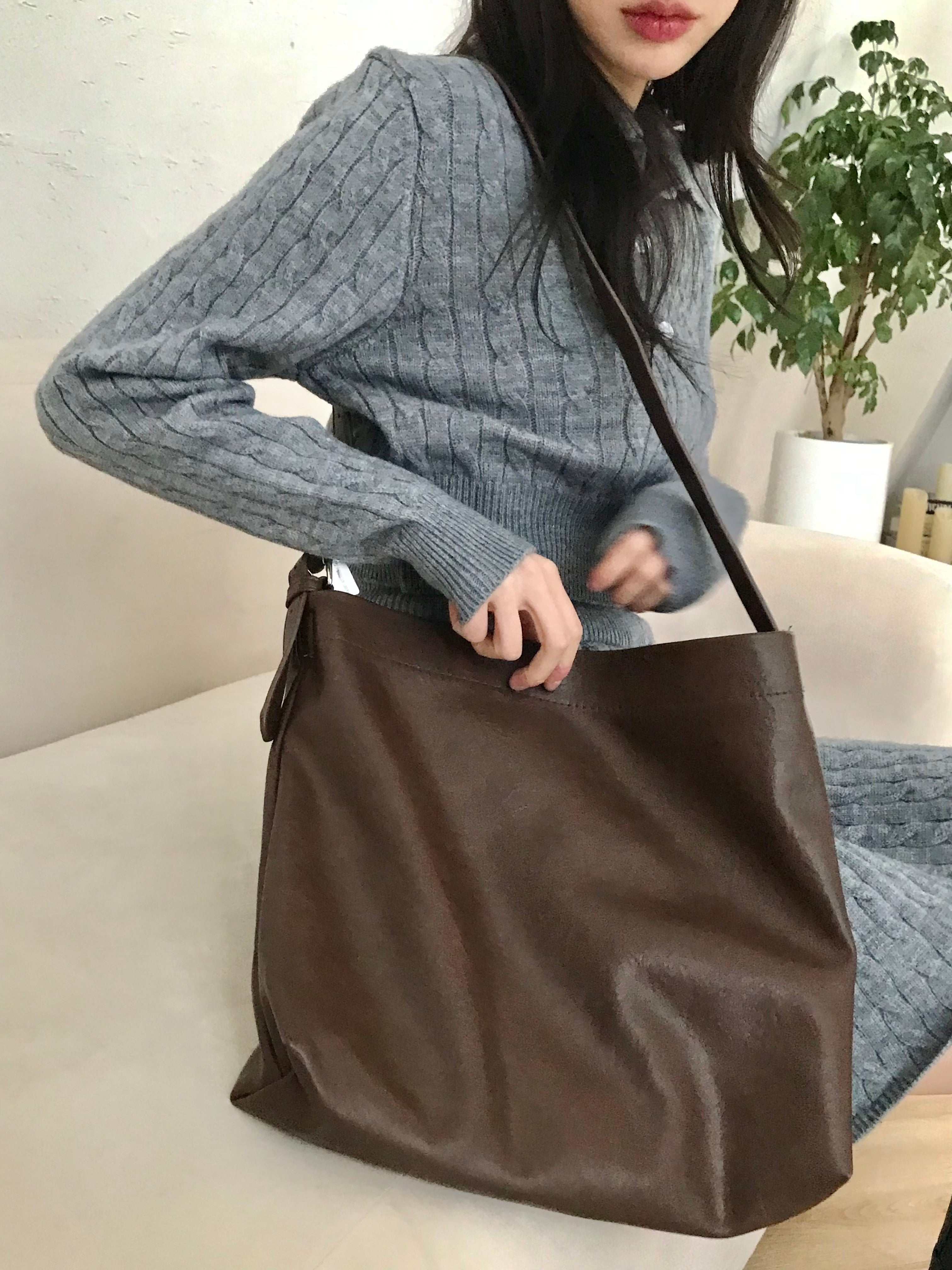 Pier shoulder bag