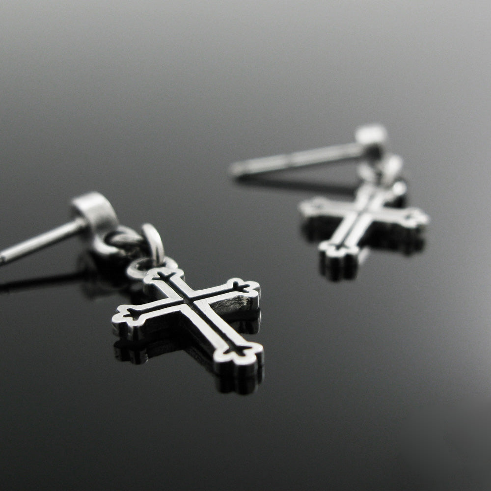 Grapevine-D2 cross silver earring