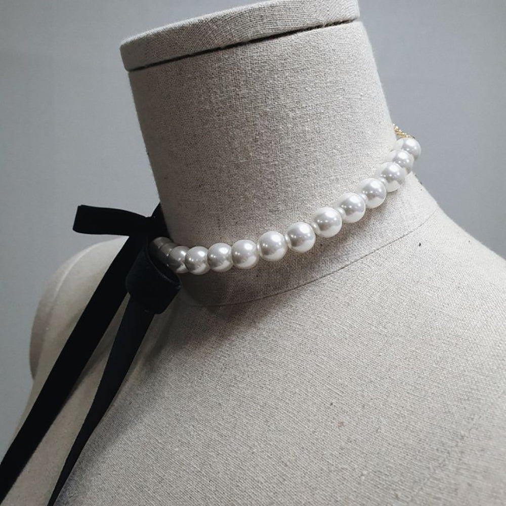 lovely ribbon velvet choker