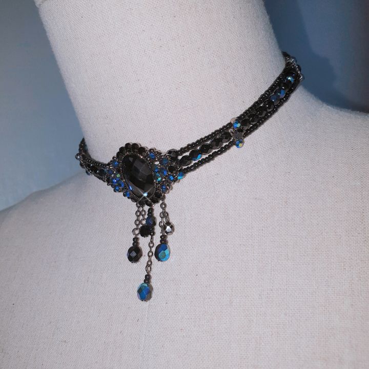 Isabel blue black choker