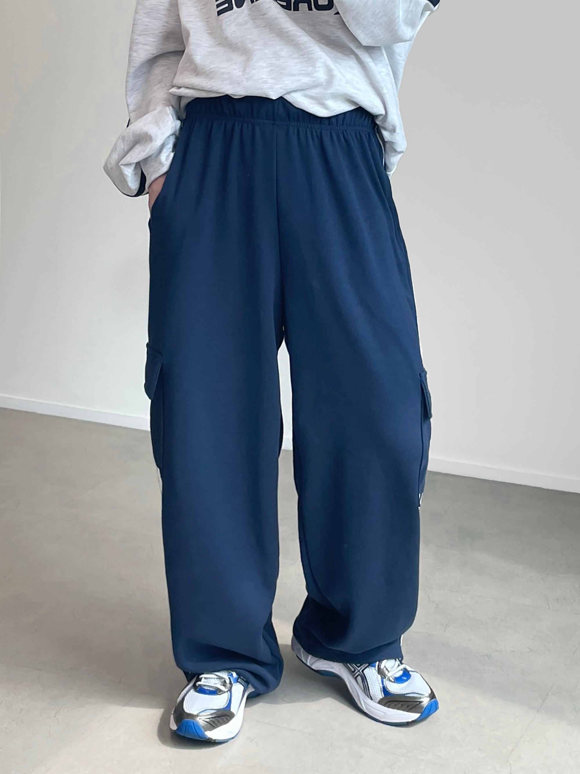 W LINE CARGO SWEAT Pants