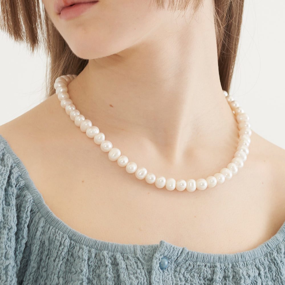 BASIC PEARL NECKLACE (WHITE)