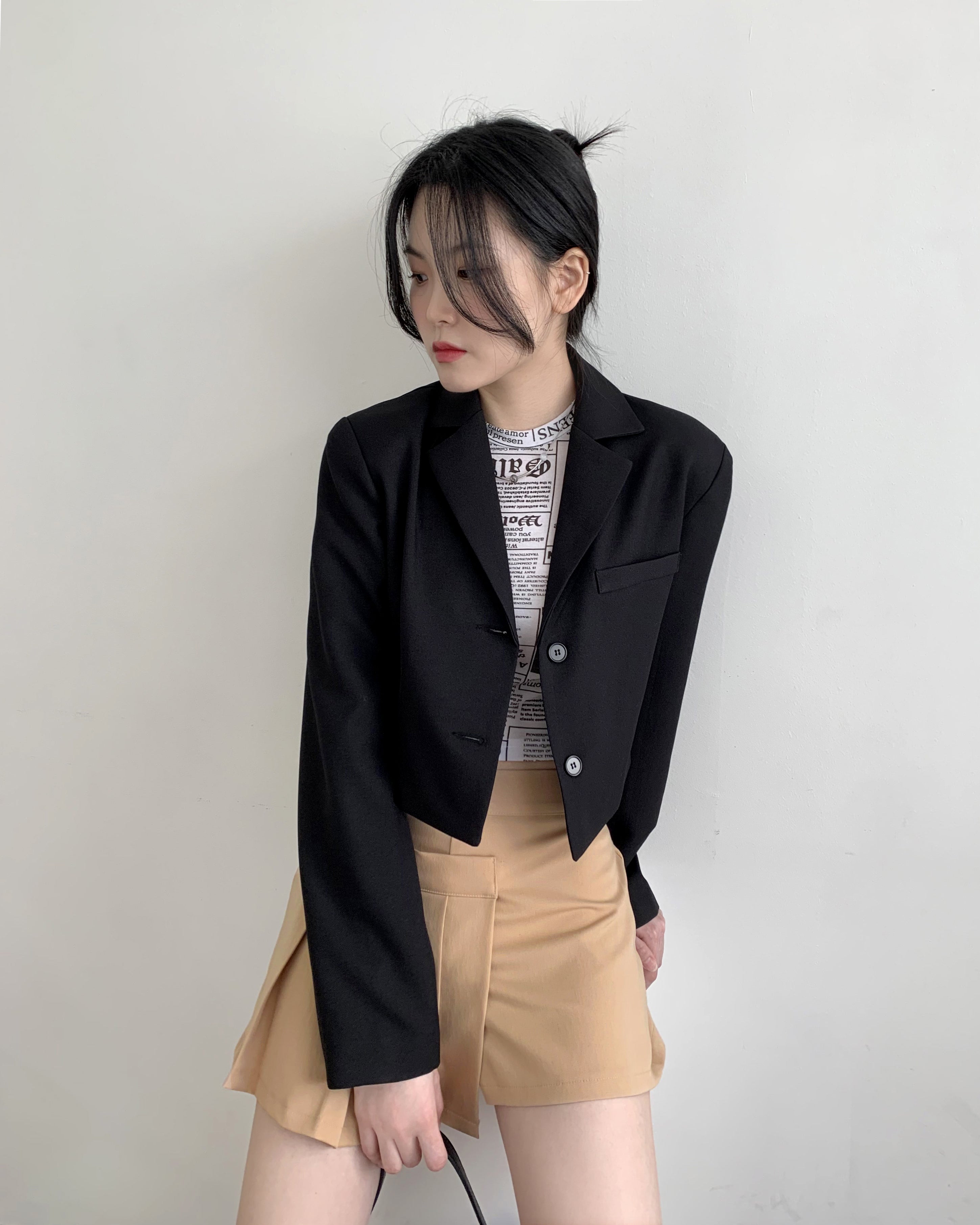 [MADE] Eris Two Button Crop Minimal Blazer Short Jacket