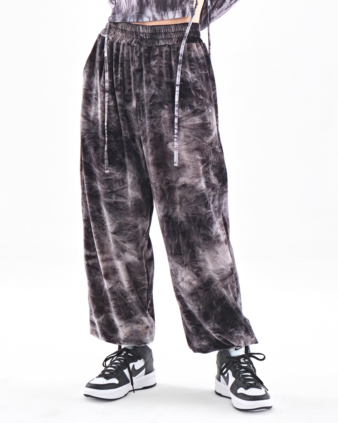 VELVET CREASE JOGGER PANTS