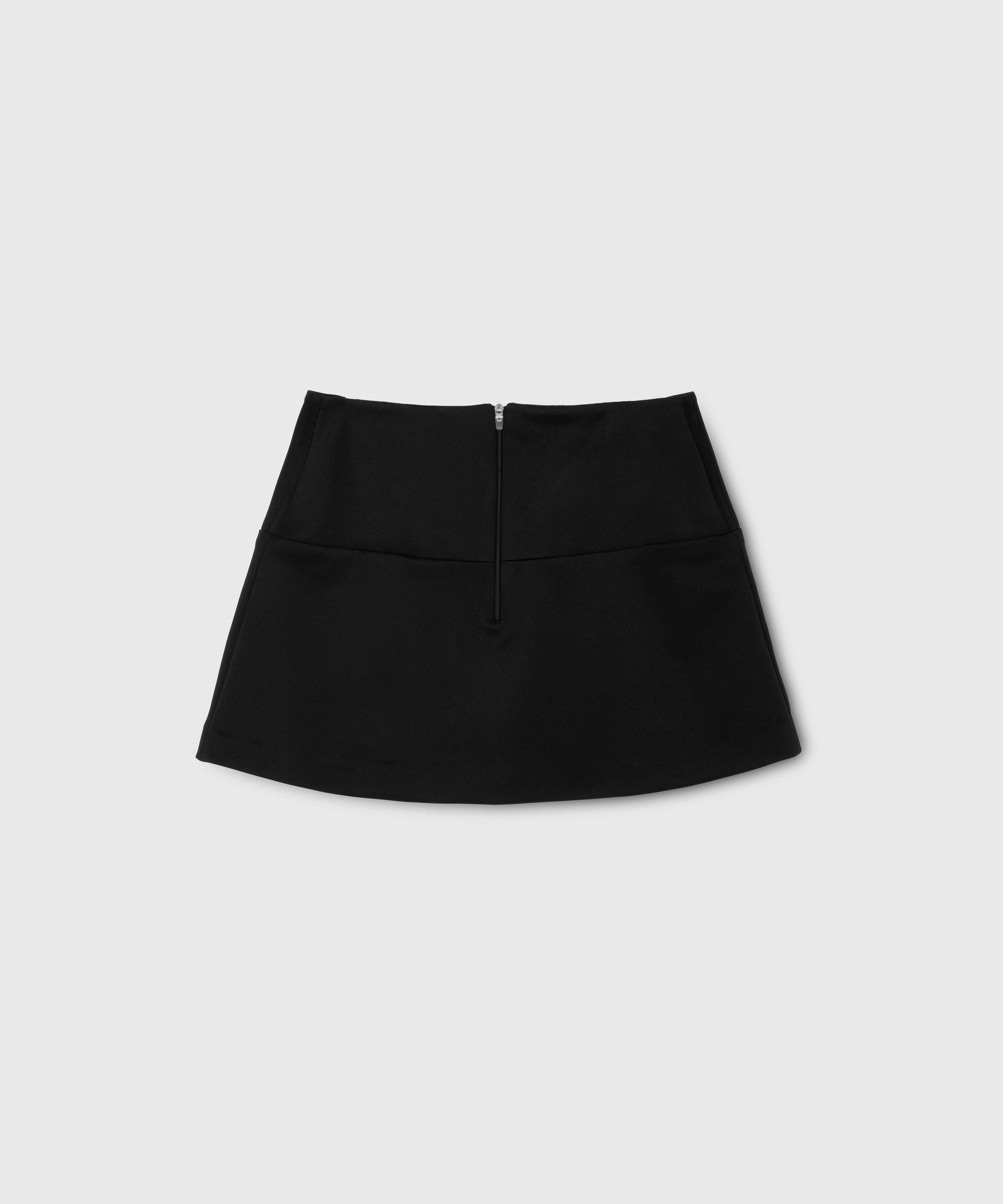 HI! IM FIRST SKIRT :)