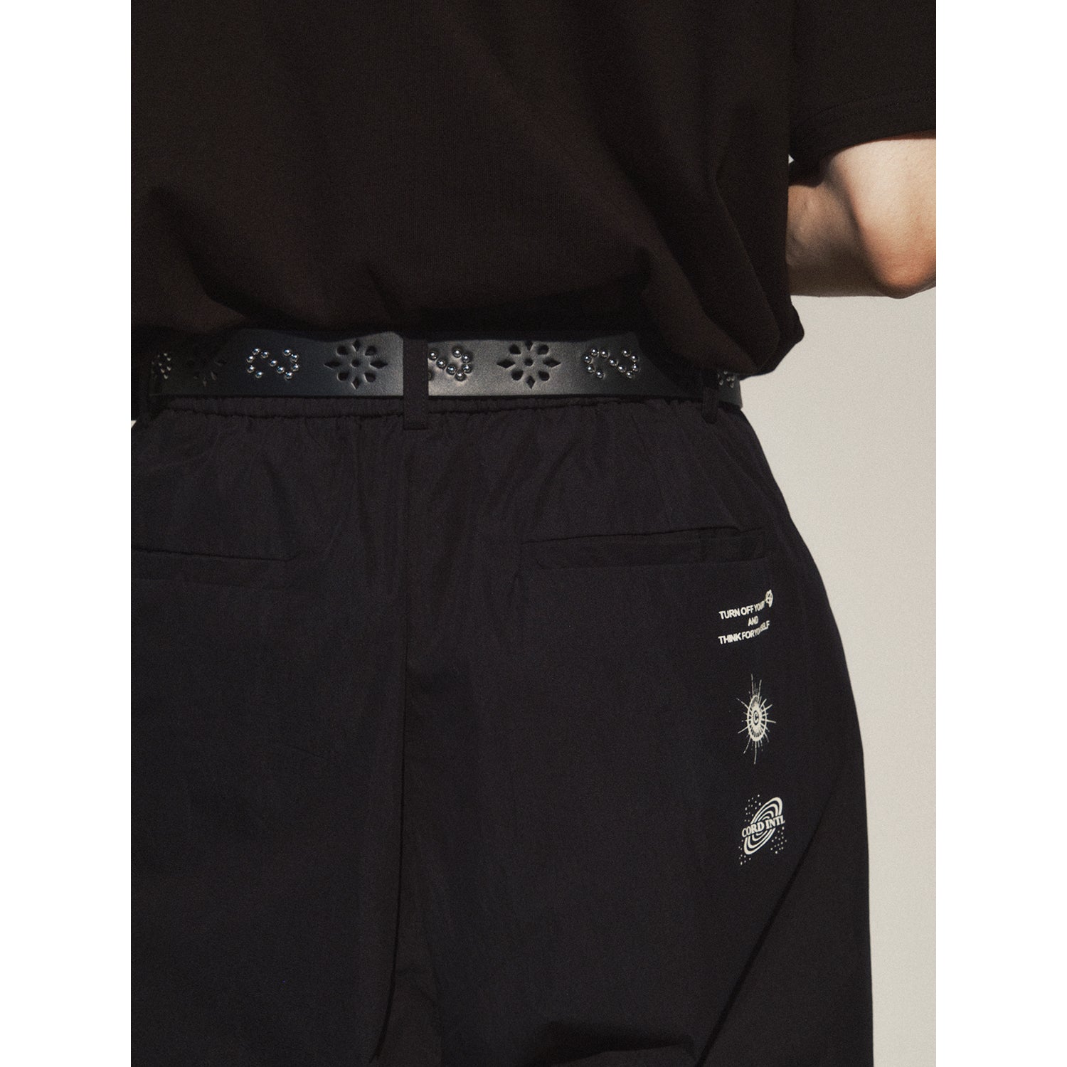 HALF BANDING BERMUDA PANTS_BK