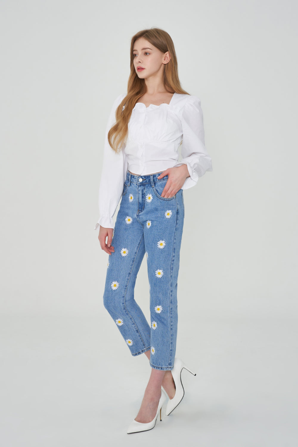 IZ*ONE CHEWON, LOVELYZ KEI, ROCKET PUNCH YEONHEE WORN STRAIGHT FIT FLOWER EMBROIDERY DENIM PANTS [6663]