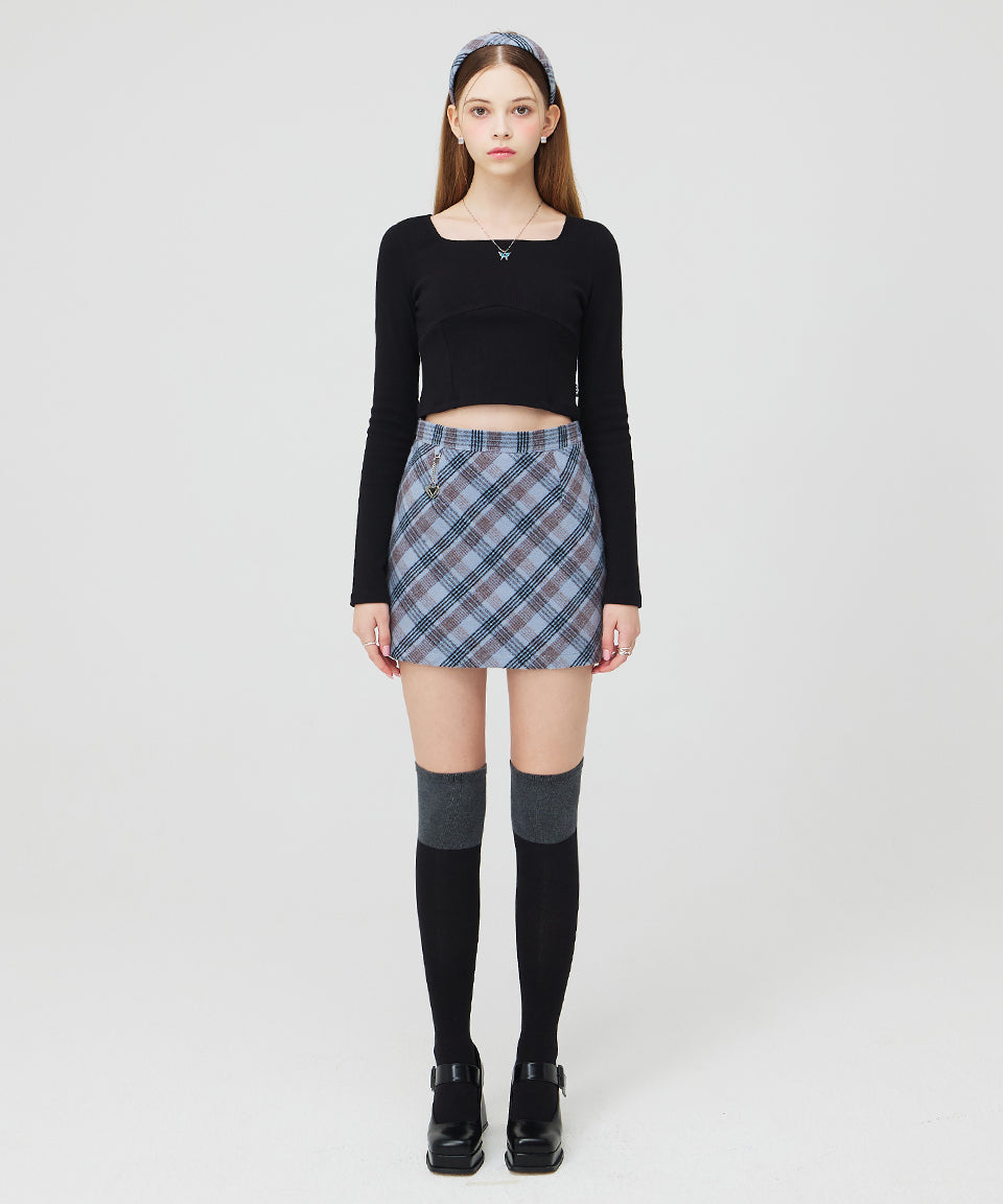 SQUARE NECK LONG SLEEVE CROP TOP _ BLACK