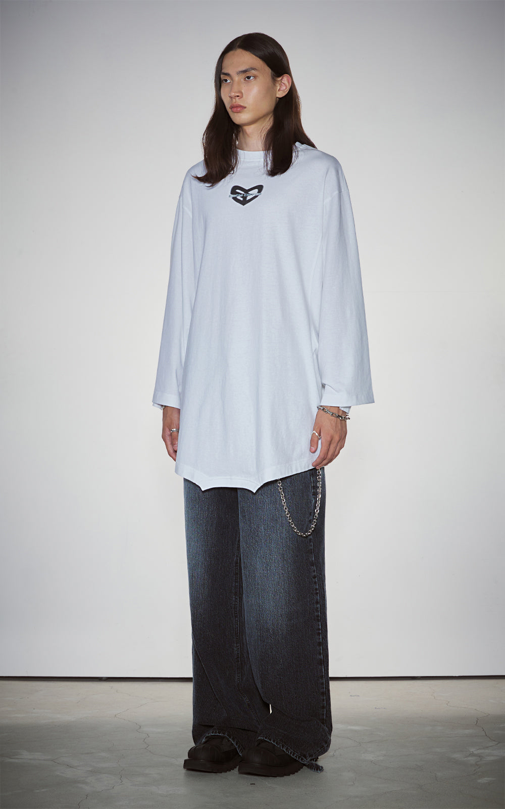 BLUR HEART CAPE SLEEVE T-SHIRTS_WHITE