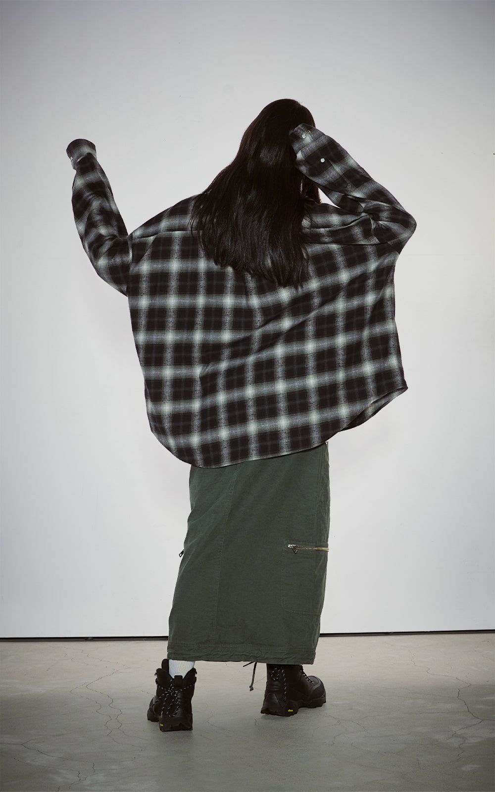 ROUNDED COLLAR CHECK SHIRT_BLACK