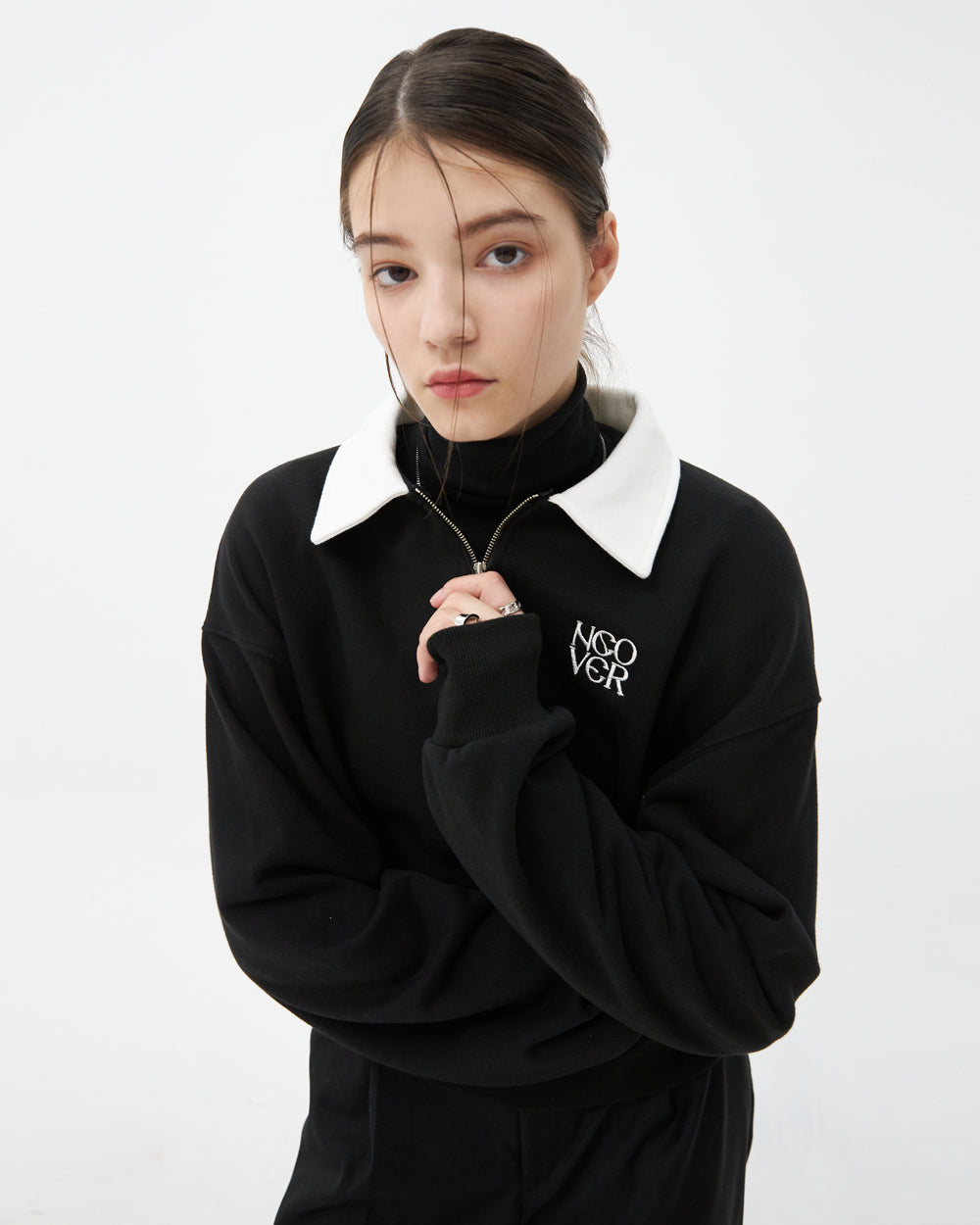 TYPO LOGO HALF ZIPUP SWEATSHIRT-BLACK