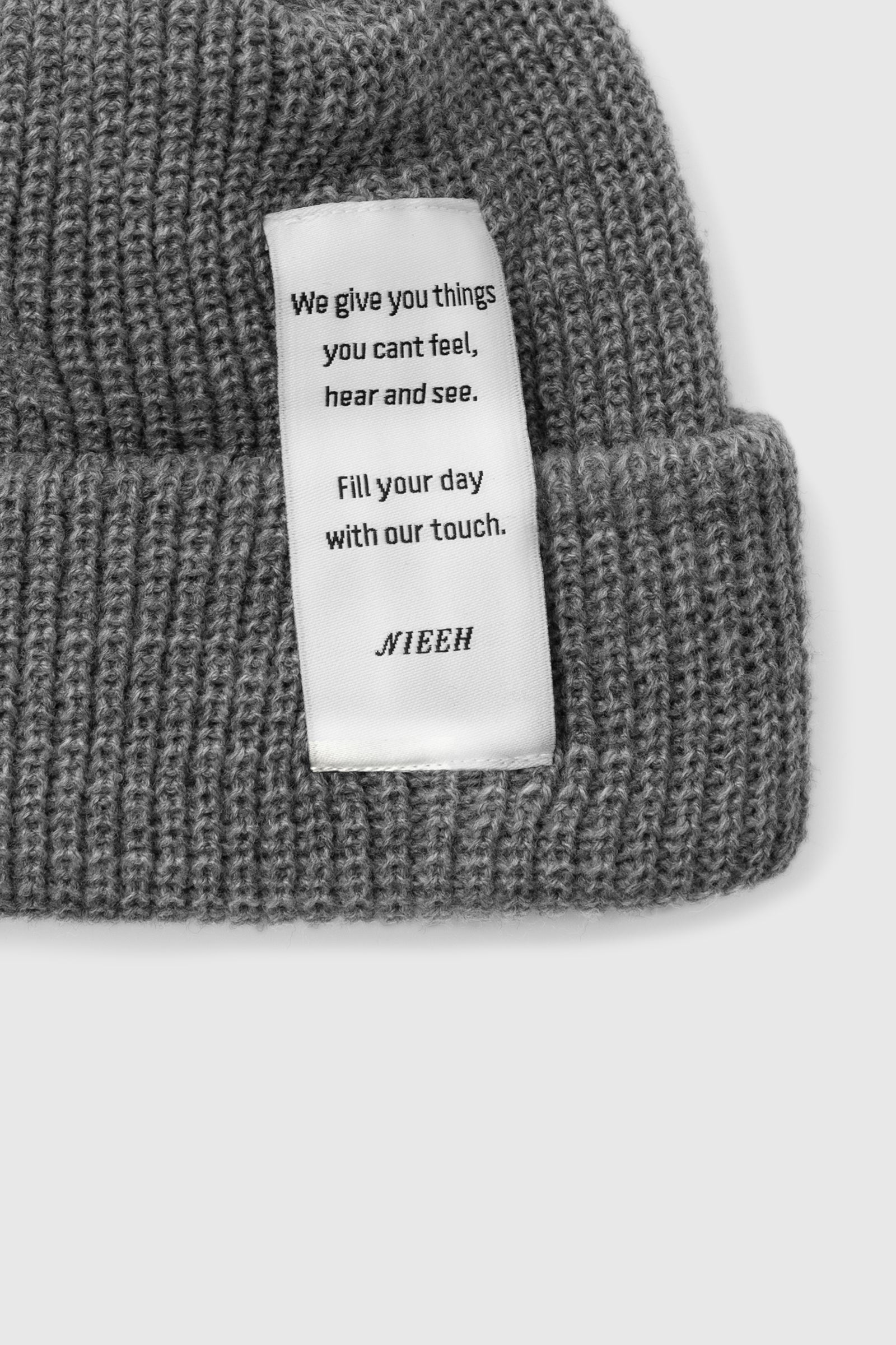 Nieeh Tag Beanie