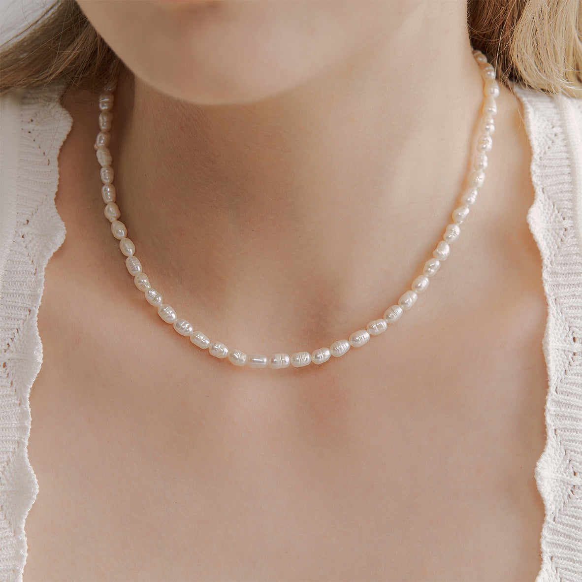 essential oval pearl necklace