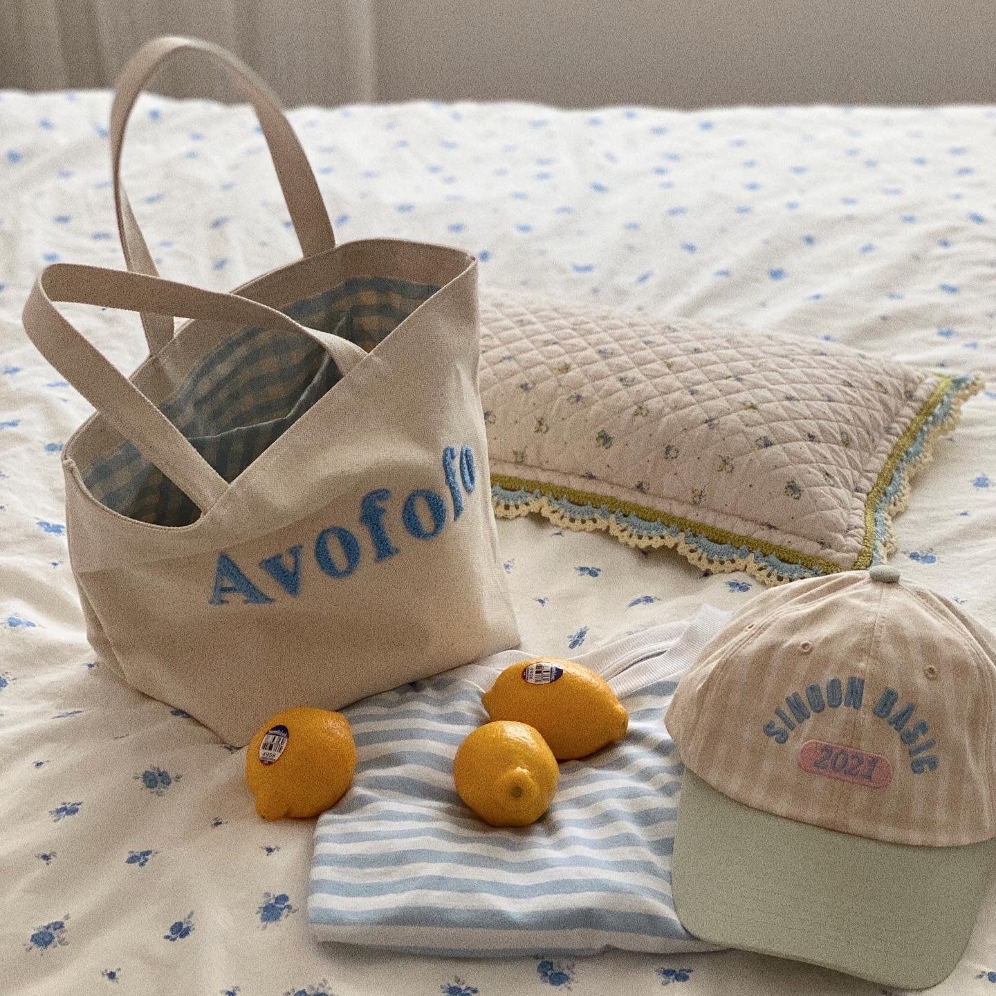 Avofofo signature canvas tote bag