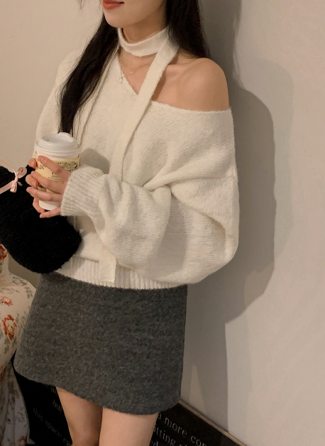 Rip Wool Off Shoulder V-neck Knit + Tie Set