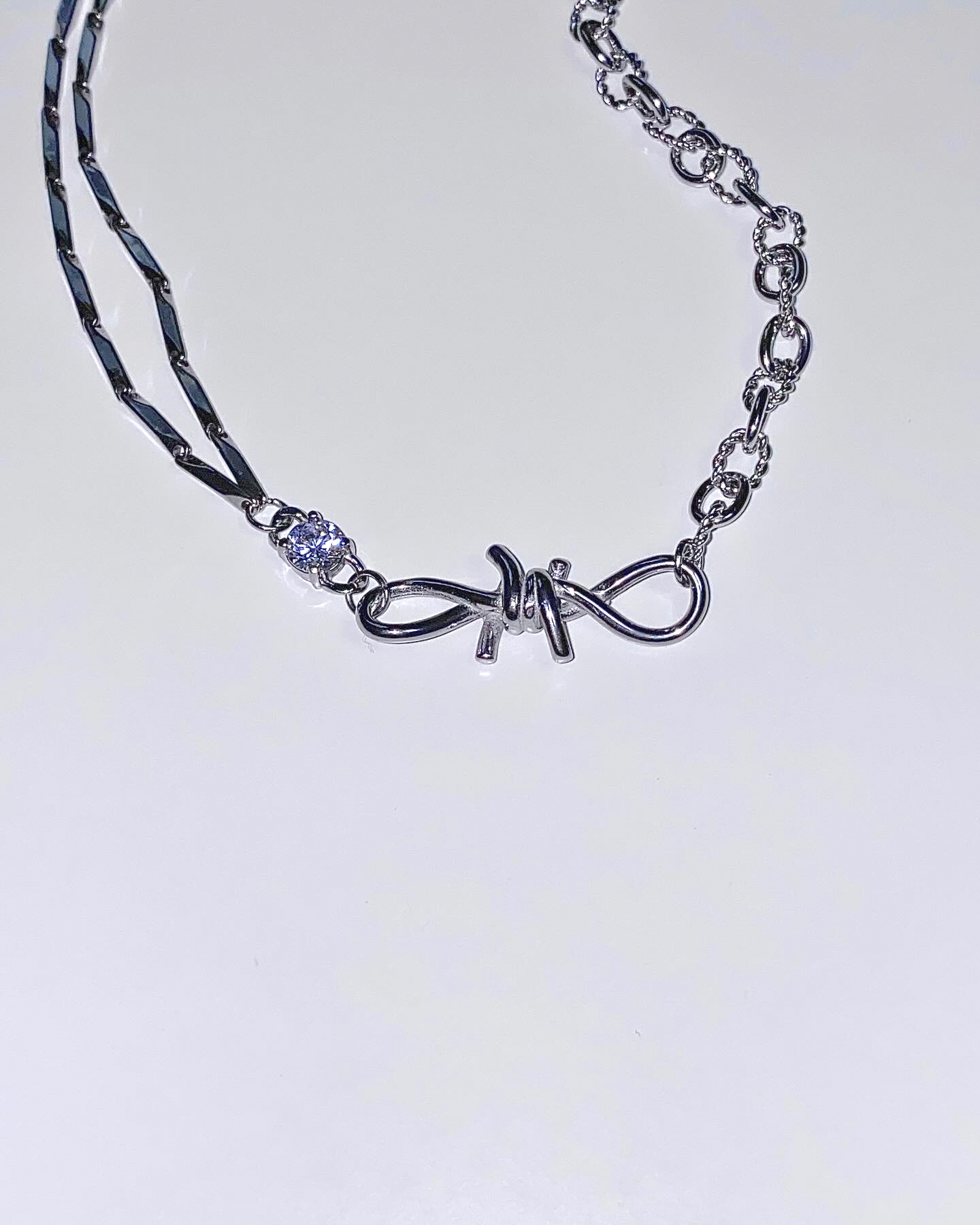 Twisted Ribbon Cubic Bold Choker Necklace